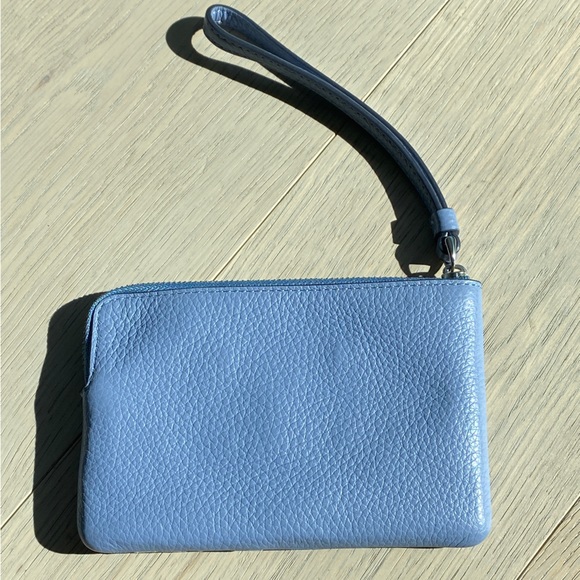 RARE Coach Cinderella wallet. Perfect condition. Never used - Picture 2 of 4